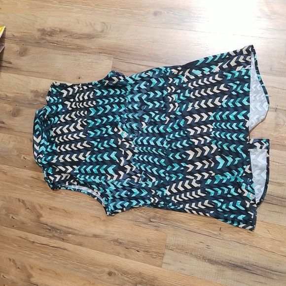 MCMGMAXAZRIA Green Black White Sleeveless Shirt with front pockets - Picture 9 of 14